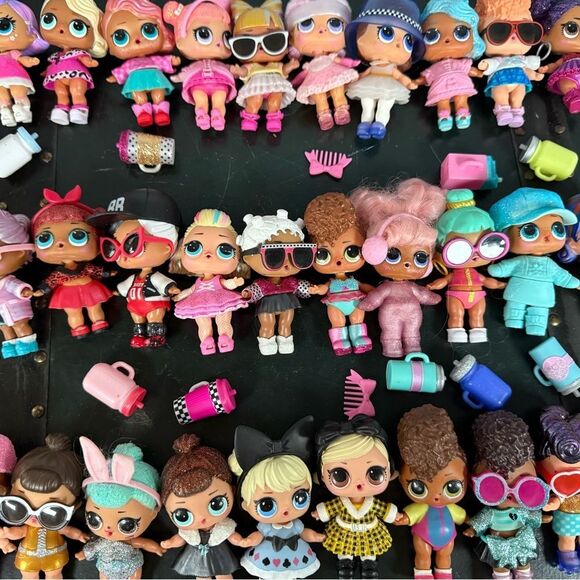 Mixed Lot of 30 LOL Dolls With Accessories Clothes As Photographed - Picture 3 of 7